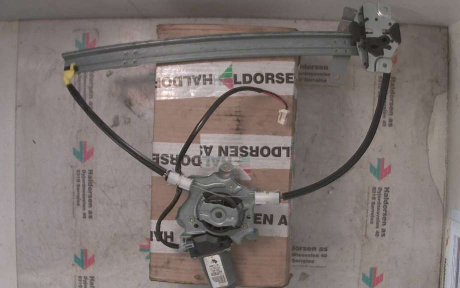 Ruteheis høyre foran til Mazda 323F 1999-2003 (MAZDA 323|)