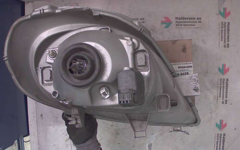 Frontlykt venstre halogen til Opel Vivaro A 2001-2006  (OPEL VIVARO 1.9 DTI 2900|91165719|)