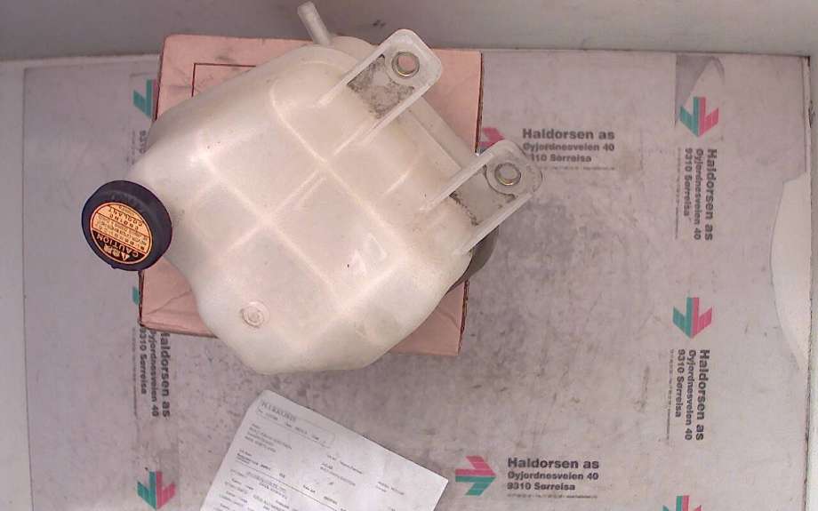 Ekspansjonstank til Toyota RAV4 2000-2006 (Type II) (TOYOTA RAV4|1647027060|)