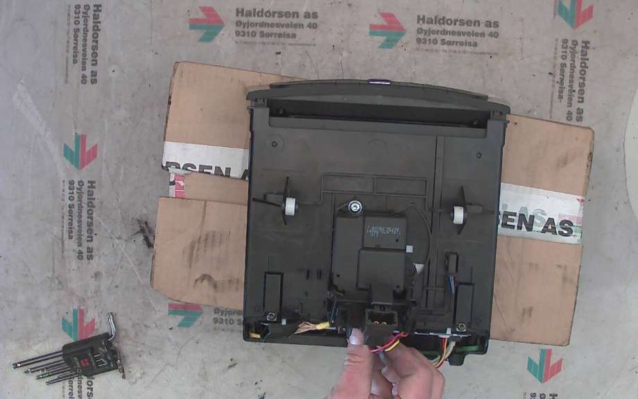 Bilstereo CD-veksler til Mercedes E-Klasse 2002-2006 (Fase 1) (W211) (W211) (MERCEDES-BENZ E 220 CDI|)