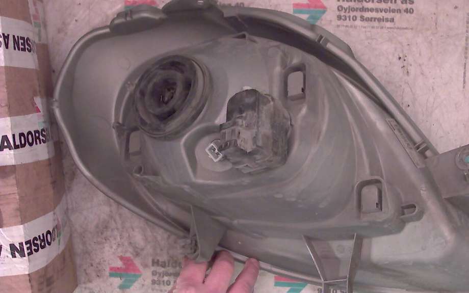Frontlykt venstre halogen til Nissan Primastar 2006-2014  (NISSAN PRIMASTAR DCI 100|2606000QAE|)