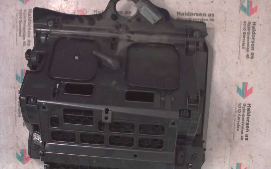 Hanskerom til VW Passat 2005-2010 (B6) (B6) (VOLKSWAGEN PASSAT|3C1 857 097 AP|)