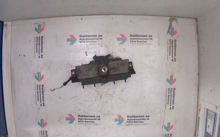 Bakluke/bakdør håndtak til Audi A6 1997-2001 (Type II, Fase 1) (C5) (C5) (AUDI A6 2.7 QUATTRO|8D9 827 565 H/J|)