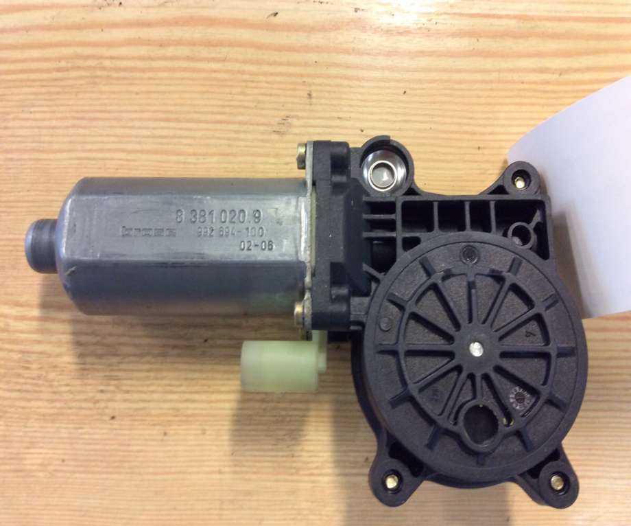 Ruteheis høyre til BMW X5 2000-2006 (E53) (E53) (BMW||0 130 821 953)
