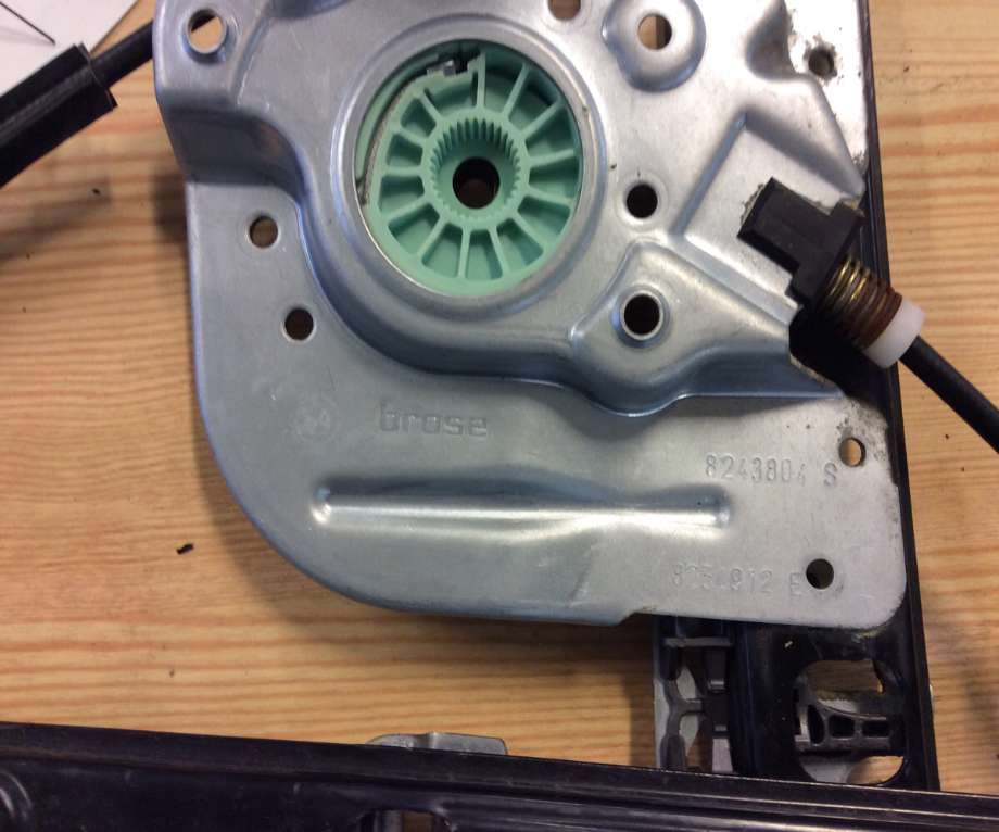 Ruteheis til BMW X5 2000-2006 (E53) (E53) (BMW|35 01 0 31 09 600|)