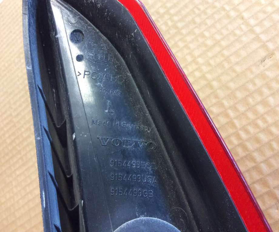Baklykt venstre til Volvo V70 2000-2004 (Type II, Fase 1)  (VOLVO|9154493|152843|)