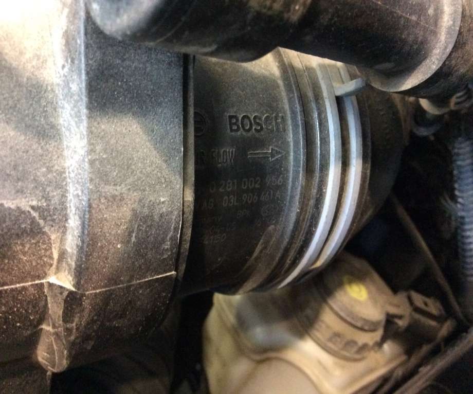 Luftmengde/luftmassemåler til VW Caddy 2010-2015 (Type III, Fase 2)  (VOLKSWAGEN|03L 906 461 A|0 281 002 956|)