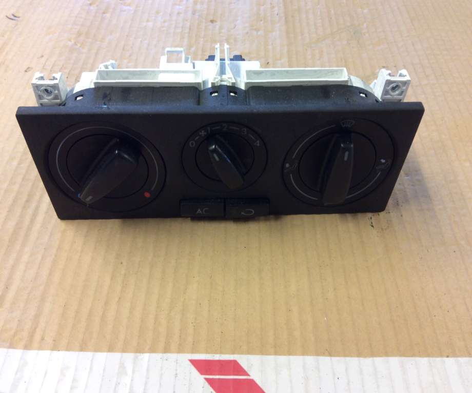 Varmeapparat betjening til VW Golf IV 1998-2003  (VOLKSWAGEN|1J0 820 045 F|)