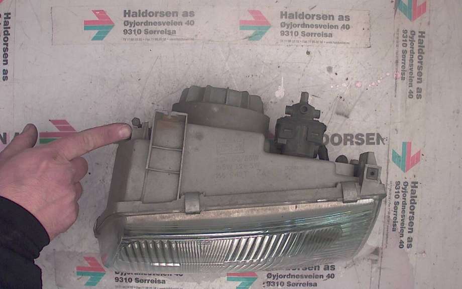 Frontlykt venstre halogen til Hyundai Galloper 1998-2003 (GALLOPER|HR80420 0|)