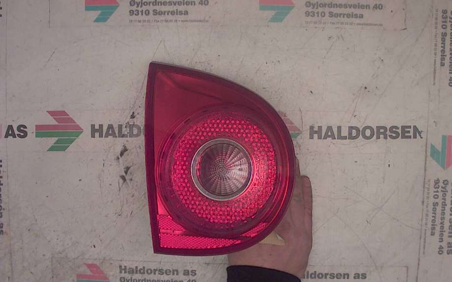 Baklykt venstre indre til VW Golf V, Combi 2003-2008  (VOLKSWAGEN||1K6 945 107 C)