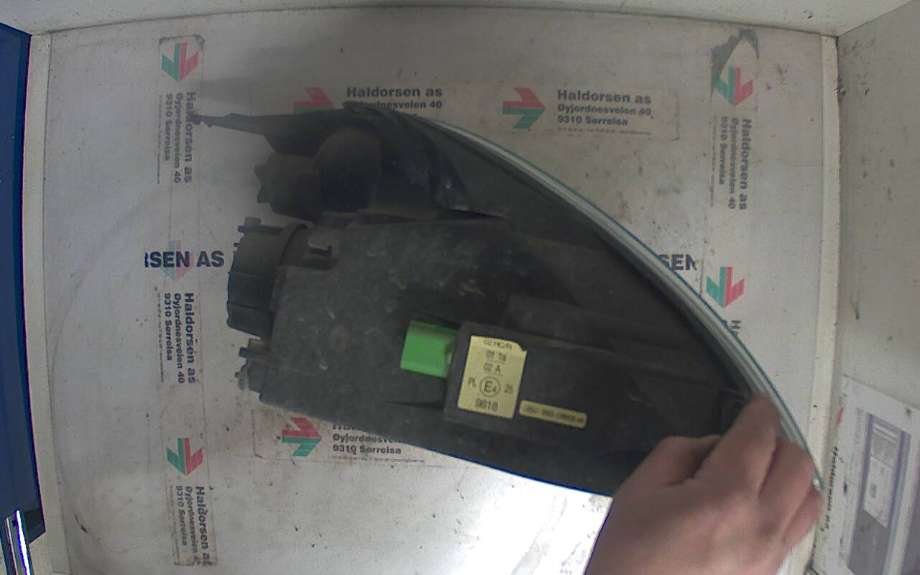 Frontlykt venstre halogen til Ford Fiesta 2002-2008 (Type V) (FORD|1320349||2S6X-13W030-AH)
