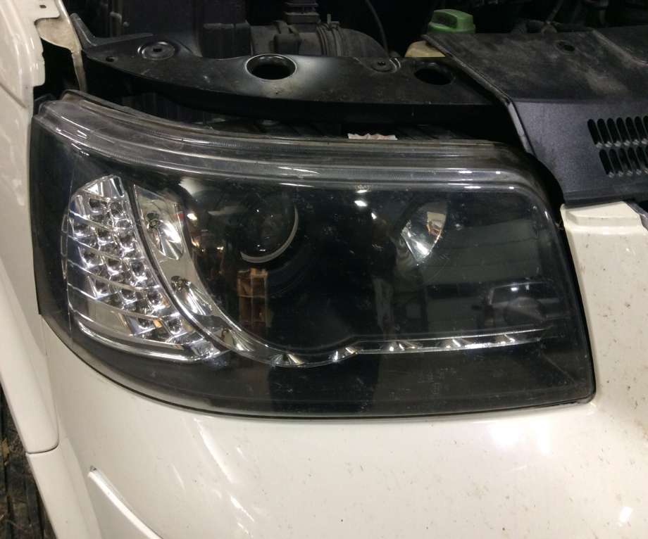 Frontlykt høyre halogen til VW Transporter / Caravelle, 2003-2009 (Fase 1) (T5) (T5) (TRANSP.|7H1 941 018 N)