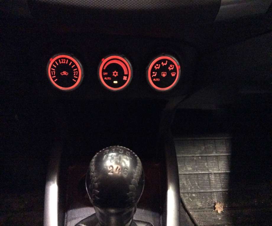 Varmeapparat betjening til Mitsubishi Outlander 2007-2010 (Type II, Fase 1)  (MITSUBISHI||7820A115XB)
