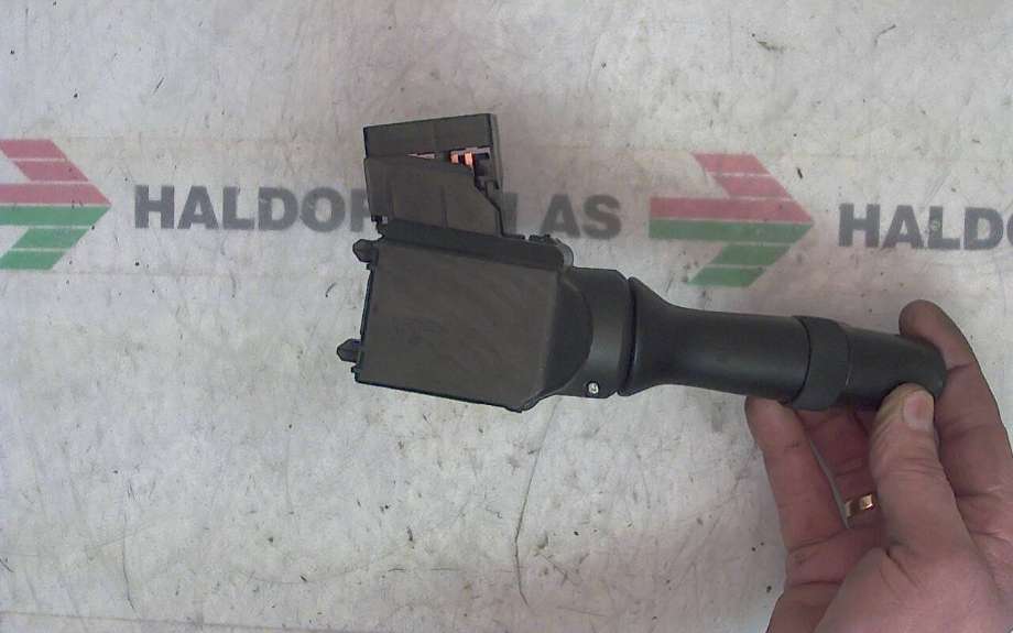 Bryter visker til Toyota Hilux 2006-2011  (TOYOTA||0K06117F555)