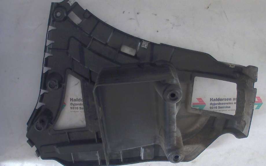 Diverse deler til BMW X3 2010-2017 (F25) (F25) (BMW|51 12 7 239 884|)