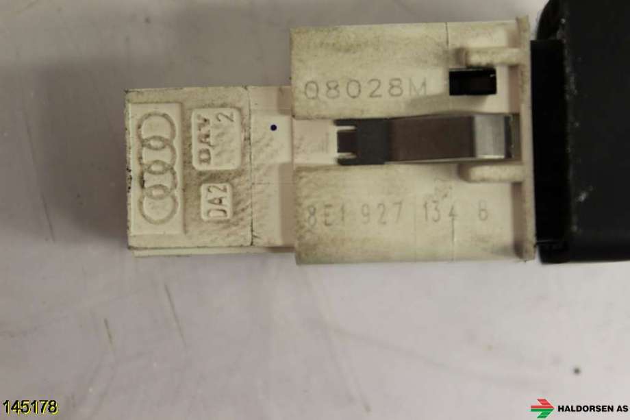 Bryter Antispinn til Audi A4 2004-2008 (Type III) (B7) (B7) (AUDI|8E1 927 134 B|)