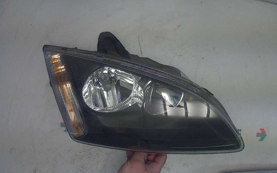 Frontlykt høyre halogen til Ford Focus 2004-2007 (Type II, Fase 1) (FORD|4M51-13099-JD|)