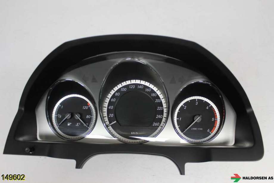 Instrumentpanel til Mercedes C-Klasse 2007-2011 (Fase 1) (W204) (W204) (MERCEDES|A 204 900 70 00|)
