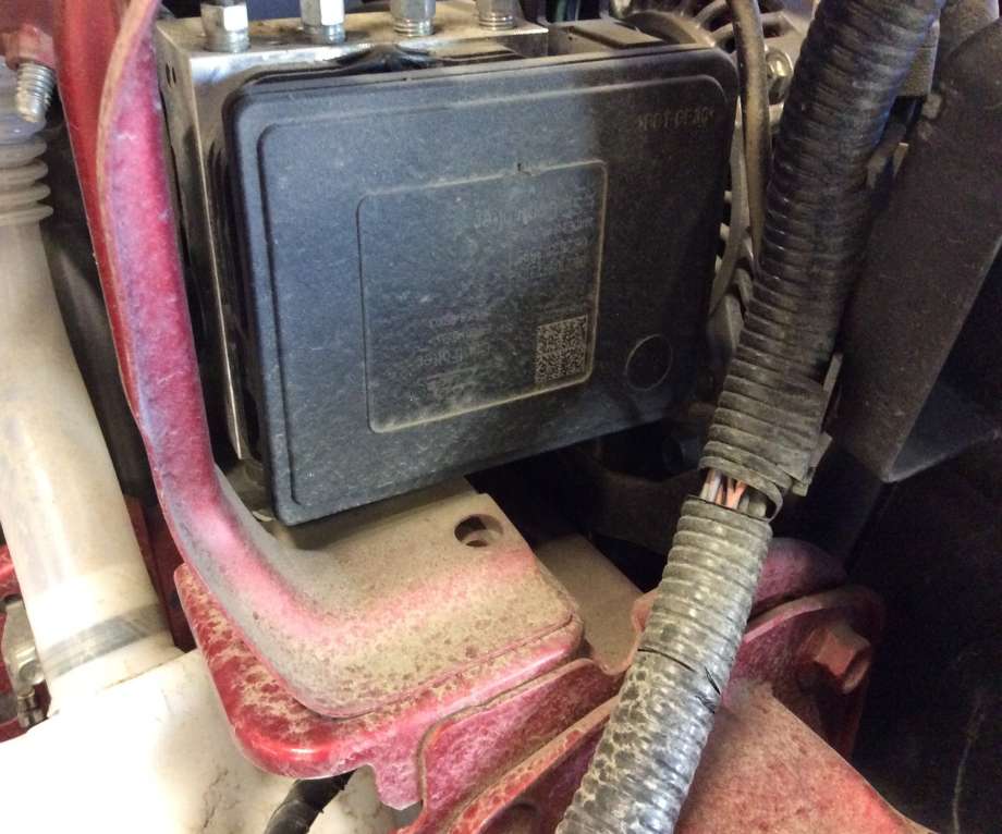 ABS sentral til Mazda 3, 2013-2016 (Type III, Fase 1)  (MAZDA|BHR1 43 7AO B)