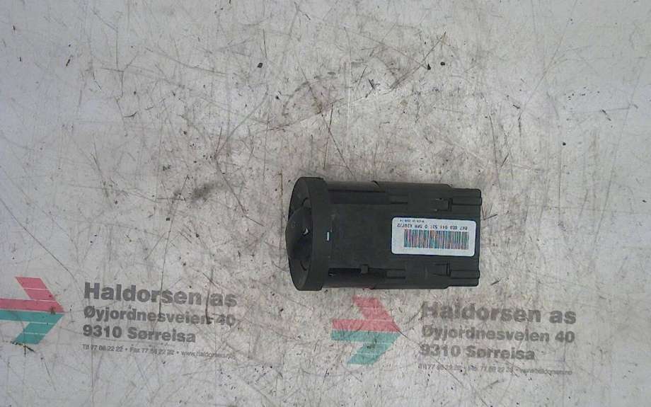 Bryter lys til Audi A4 2004-2008 (Type III) (B7) (B7) (AUDI|8EO9 415 31D5PR|)