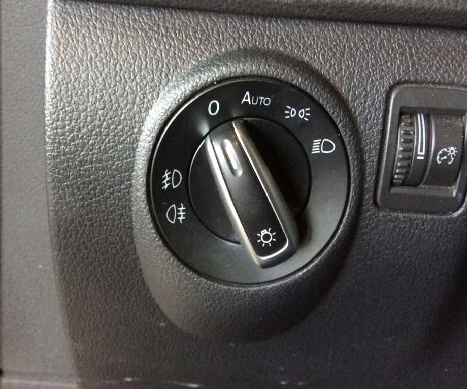 Bryter lys til VW Tiguan, 2011-2016 (Type I, Fase 2)  (VOLKSWAGEN|3C8 941 431 A  XSH)