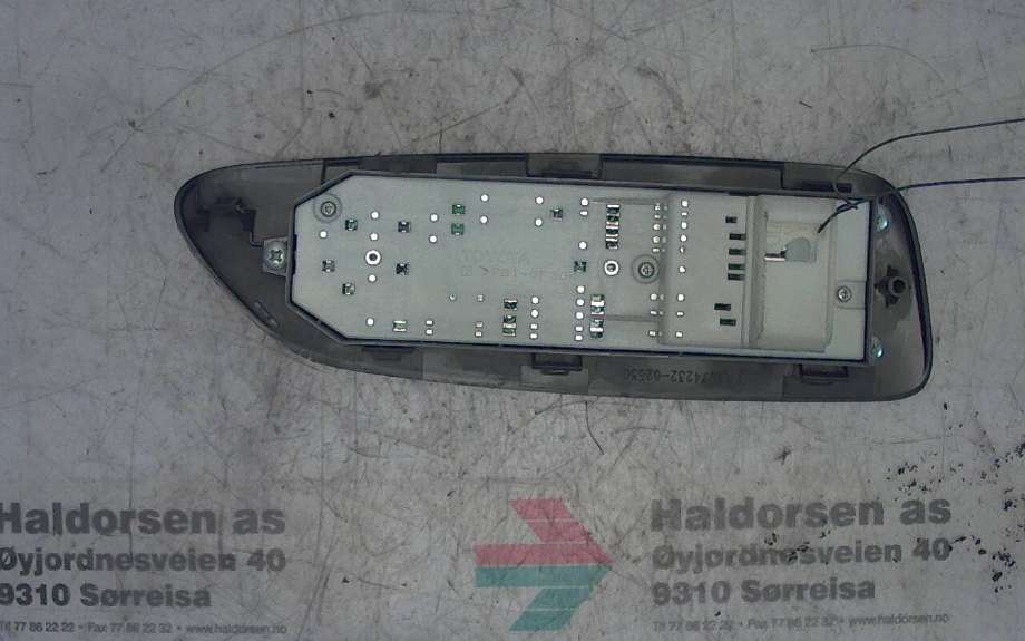 Bryter ruteheis til Toyota Auris 2007-2010 (Type I, Fase 1)  (TOYOTA|848100D030|)