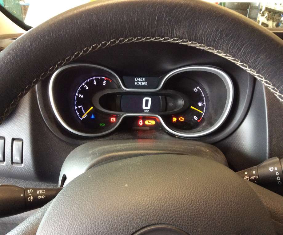 Instrumentpanel til Opel Vivaro B 2014-2019 (OPEL|93461383|)