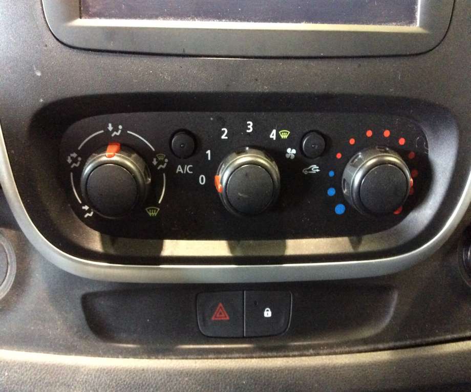 Varmeapparat betjening til Opel Vivaro B, 2014-2019  (OPEL|95517557)