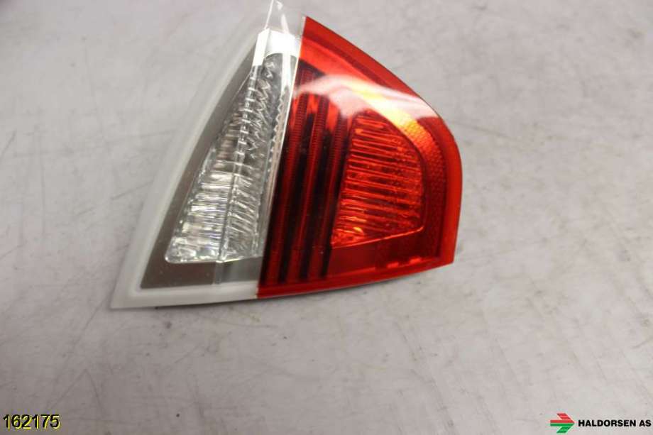 Baklykt venstre indre til BMW 3-Serie 2005-2011 (E90/E91/E92/E93) (E90/E91/E92/E93) (BMW|63 21 6 937 459|)