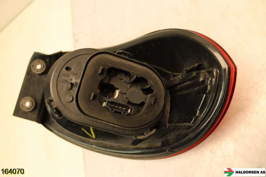Baklykt venstre til VW Tiguan 2007-2011 (Type I, Fase 1)  (VOLKSWAGEN|5N0 945 095 H|)