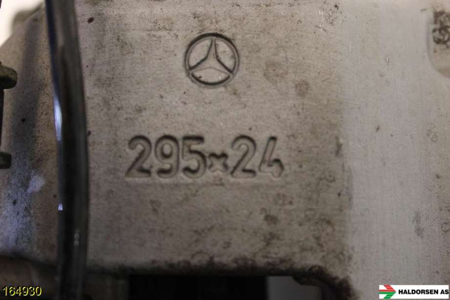Bremsecaliper høyre foran til Mercedes C-Klasse 2014-2018 (Fase 1) (W205) (W205) (MERCEDES|A 205 421 06 81|)