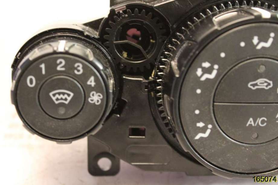 Varmeapparat betjening til Ford Fiesta 2008-2012 (Type VI, Fase 1)  (FORD|8A61-19980-DH|1777072|8A61-19980-DF)