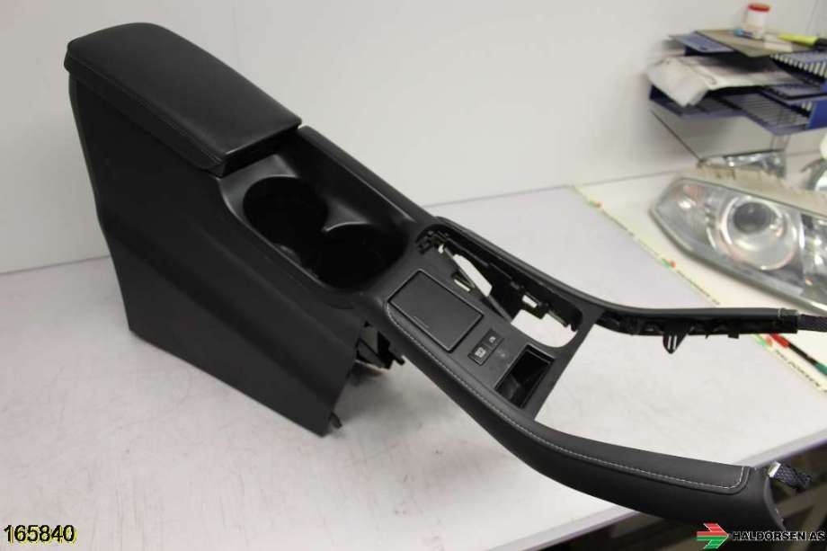 Sete armlene lokk til Lexus CT 2010-2020  (LEXUS|58910-76010C0|)
