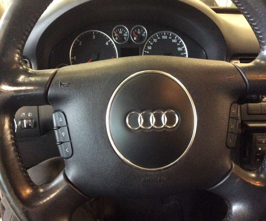 Airbag rattpute til Audi A6 2001-2004 (Type II, Fase 2) (C5) (C5) (AUDI|8E0 880 201 AB 6PS|)