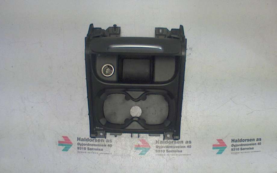 Innredning, Konsoll til Volvo V70 2007-2013 (Type III, Fase 1)  (VOLVO|39997575|)