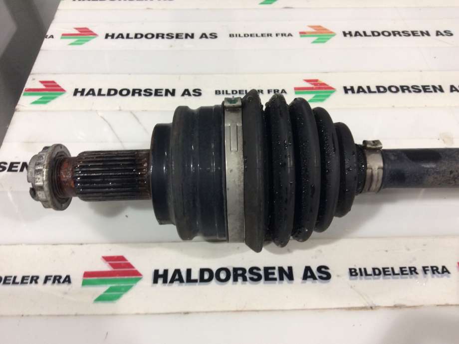 Drivaksel høyre foran til BMW X3 2007-2010 (Fase 2) (E83) (E83) (BMW|)