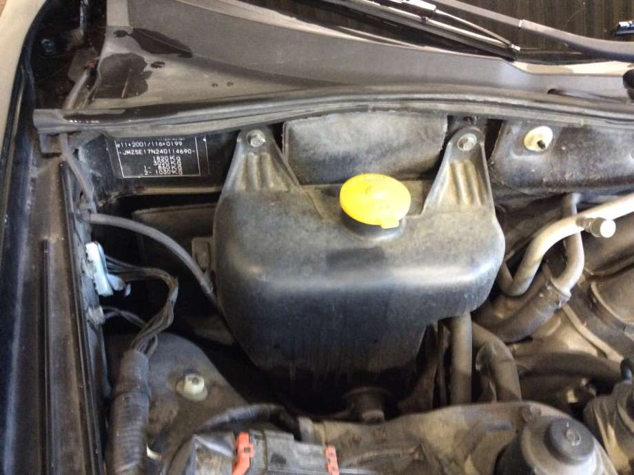 Spylertank til Mazda RX-8, 2003-2007  (MAZDA|FE01-67-480A)