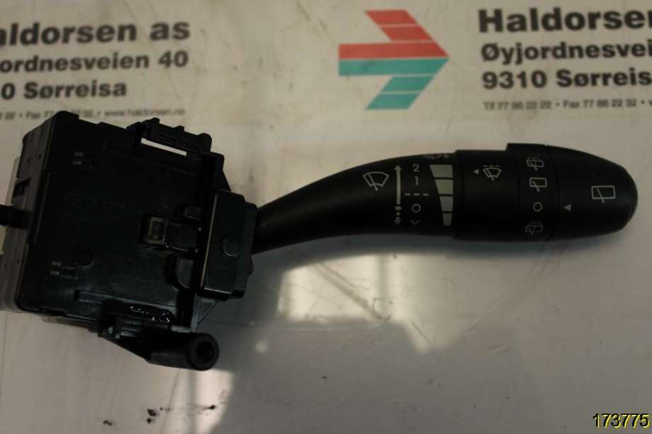 Bryter visker til Hyundai i30 2007-2012 (Type I)  (HYUNDAI|93420 2R010|)