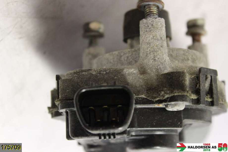 Viskermotor frontrute til Mitsubishi Outlander 2010-2012 (Type II, Fase 2)  (MITSUBISHI|8250A178|)