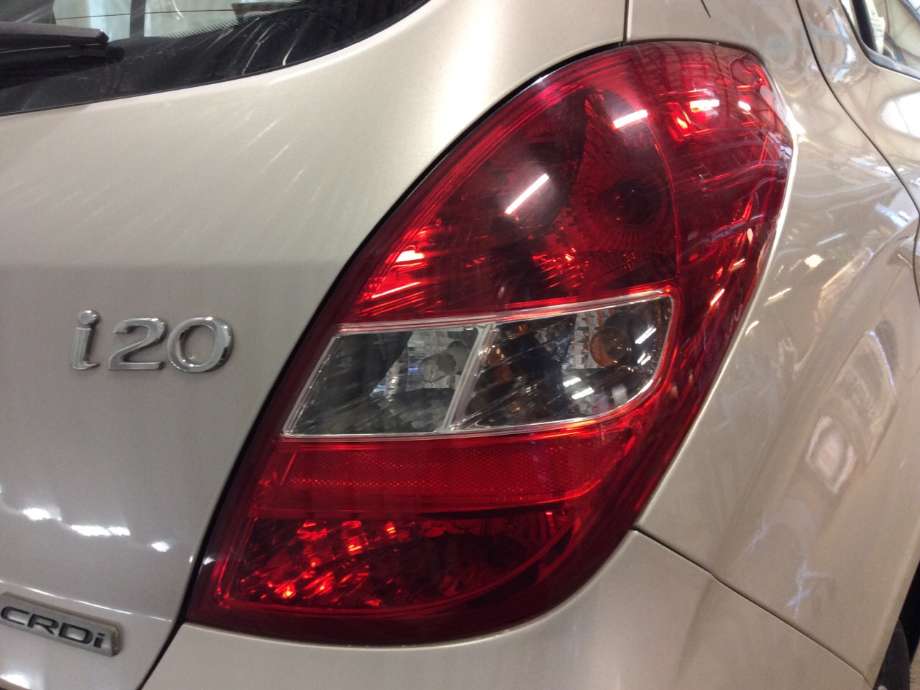 Baklykt høyre til Hyundai i20 2009-2014 (Type I) (HYUNDAI|92402-1J000|)