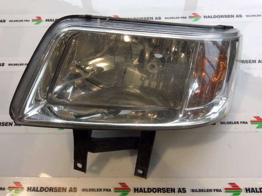 Frontlykt venstre xenon til VW Transporter / Caravelle 2003-2009 (Fase 1) (T5) (T5) (VOLKSWAGEN|7H1941015N|)