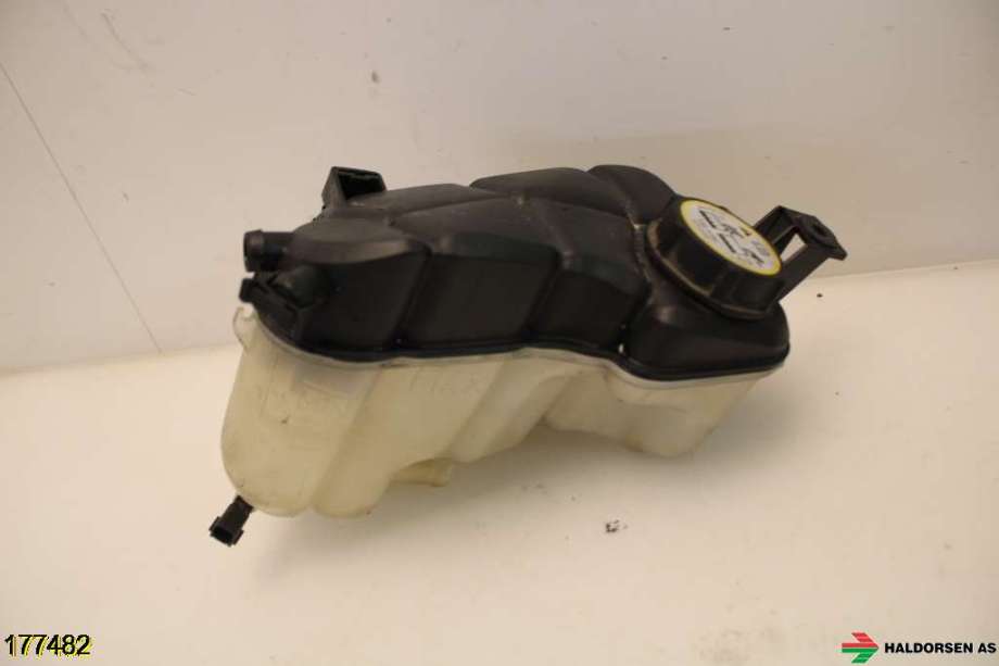 Ekspansjonstank til Volvo XC70 2008-2013 (Type II, Fase 1)  (VOLVO|31200320|)
