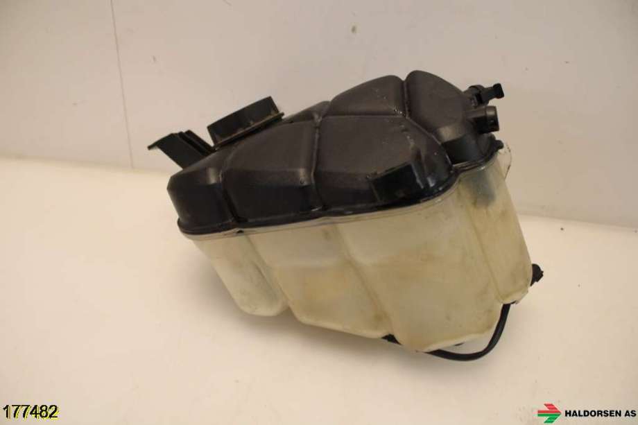 Ekspansjonstank til Volvo XC70 2008-2013 (Type II, Fase 1)  (VOLVO|31200320|)
