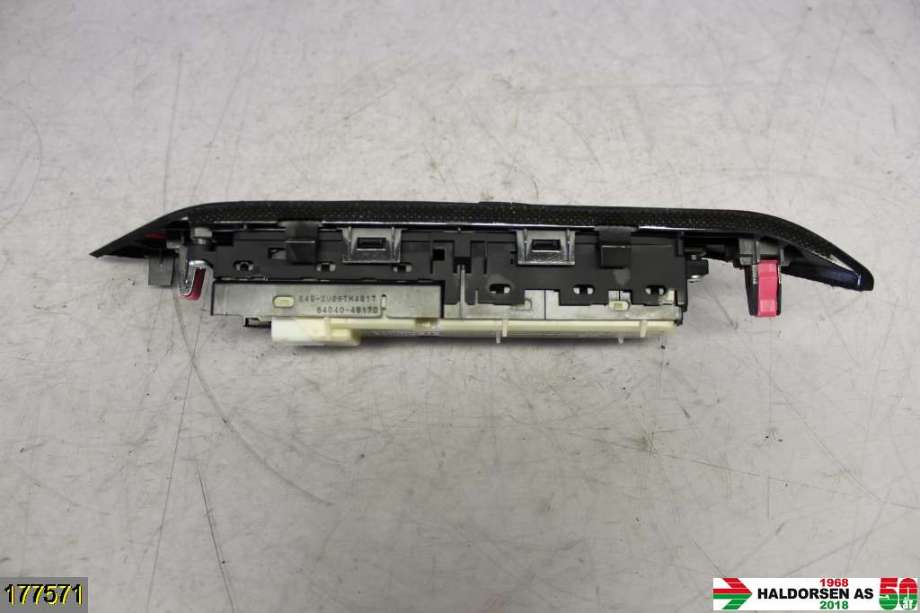 Bryter ruteheis til Lexus RX 2009-2015 (Type III) (AL10) (AL10) (LEXUS|84040-48170|)