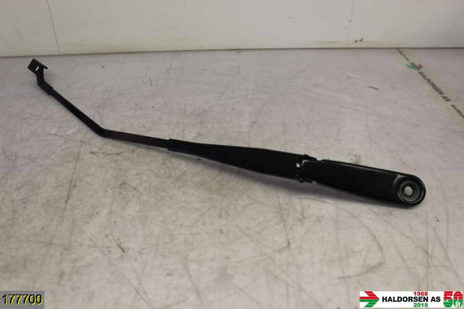 Viskerarmer frontrute til Volvo V40, 2012-2019  (VOLVO|31276060)