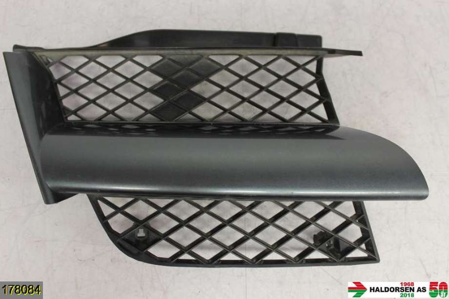 Grill høyre til Mitsubishi Outlander 2003-2006 (Type I)  (MITSUBISHI|MN133246|)