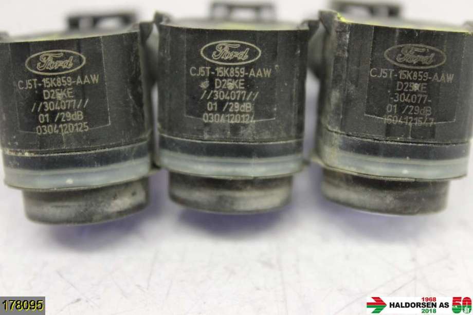 Parkeringssensor foran til Ford Focus 2011-2014 (Type III, Fase 1)  (FORD|CJ5T-15K859-AAW|)
