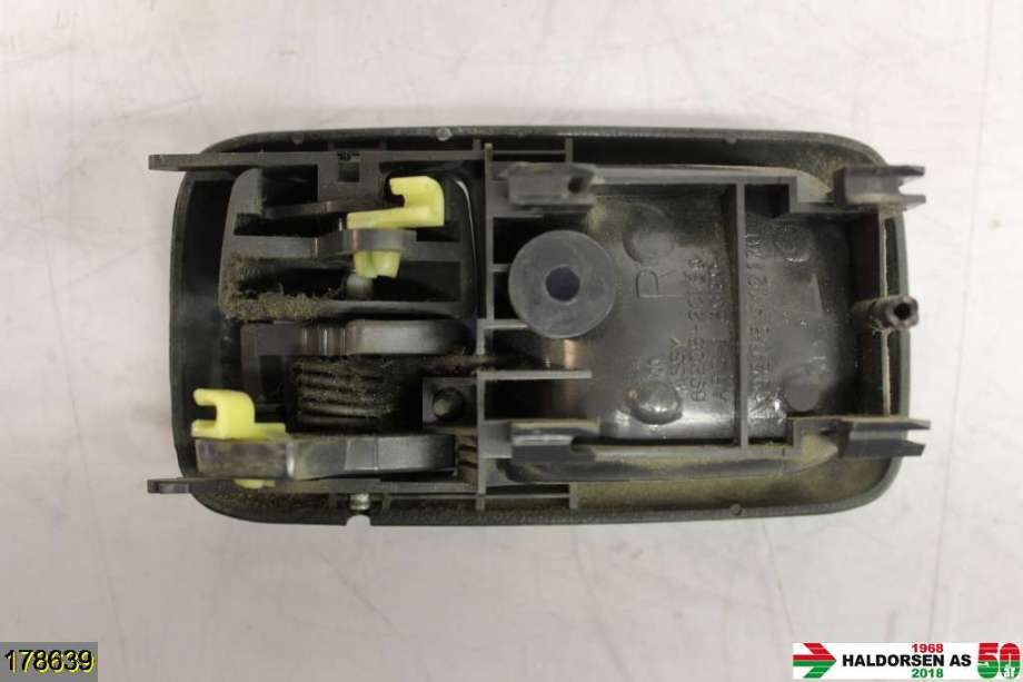 Dørhåndtak inv høyre til Toyota Hiace 2007-2012 (Fase 3) (TOYOTA|6920520120B1|)