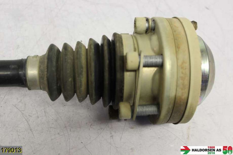 Drivaksel venstre foran til VW Caddy 2010-2015 (Type III, Fase 2) (VW CADDY|3AA 407 271|)
