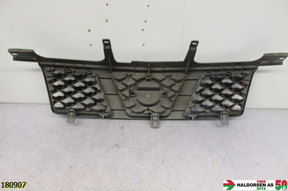 Grill til Nissan X-Trail 2002-2007 (T30) (T30) (NISSAN|62310EQ303|)